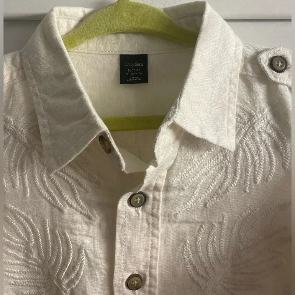 BABY GAP LIKE NEW Guayabera-like Shirt SZ 12-18M runs LG Don’t think ever worn